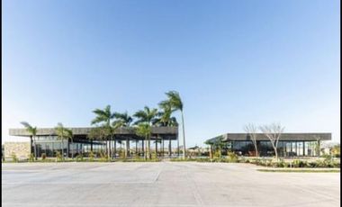 Casa al norte de Mérida Conkal, en privada con salón de eventos