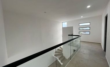 Casa al norte de Mérida Conkal, en privada con salón de eventos
