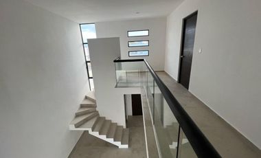 Casa al norte de Mérida Conkal, en privada con salón de eventos