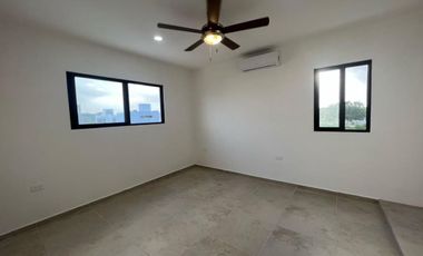 Casa al norte de Mérida Conkal, en privada con salón de eventos
