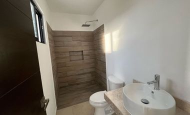 Casa al norte de Mérida Conkal, en privada con salón de eventos