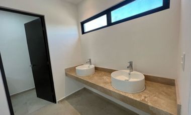 Casa al norte de Mérida Conkal, en privada con salón de eventos