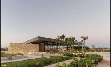 Casa al norte de Mérida Conkal, en privada con salón de eventos