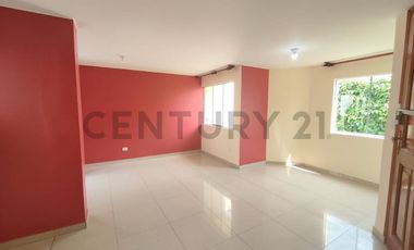 Acogedora casa ¡Vive a pasos del mar en Cedros de Villa!