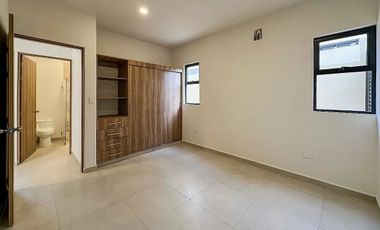 Casa en Conkal con 3 habitaciones, en privada con amenidades.
