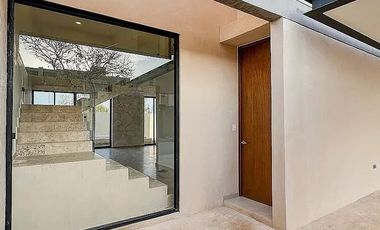 Casa en Conkal con 3 habitaciones, en privada con amenidades.