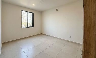 Casa en Conkal con 3 habitaciones, en privada con amenidades.