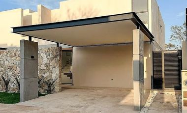 Casa en Conkal con 3 habitaciones, en privada con amenidades.