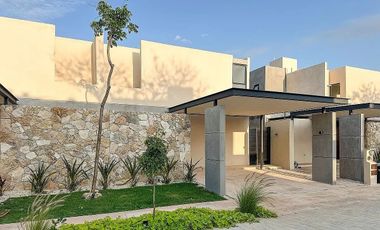 Casa en Conkal con 3 habitaciones, en privada con amenidades.