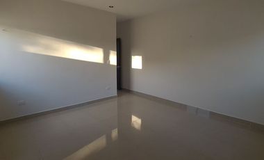 Casa en privada con amplio patio en Conkal