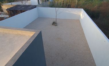 Casa en privada con amplio patio en Conkal