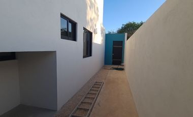 Casa en privada con amplio patio en Conkal