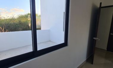 Casa en privada con amplio patio en Conkal