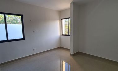 Casa en privada con amplio patio en Conkal