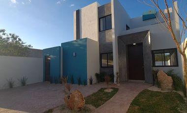Casa en privada con amplio patio en Conkal