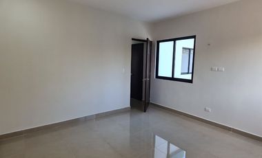 Casa en privada con amplio patio en Conkal