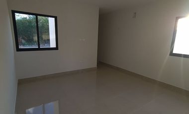Casa en privada con amplio patio en Conkal
