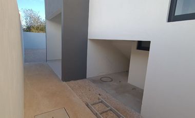 Casa en privada con amplio patio en Conkal
