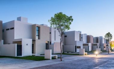Casa al norte de Mérida Conkal, en privada con áreas verdes