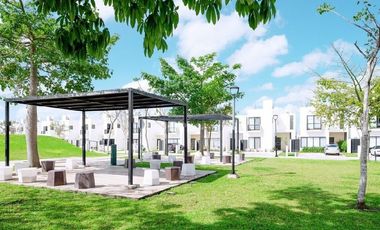 Casa al norte de Mérida Conkal, en privada con áreas verdes