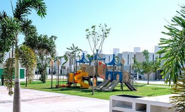 Casa al norte de Mérida Conkal, en privada con áreas verdes