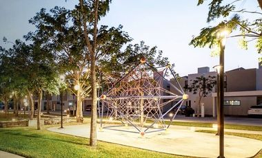 Casa al norte de Mérida Conkal, en privada con áreas verdes