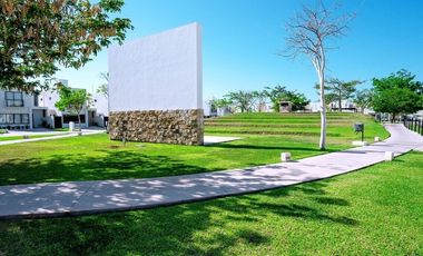 Casa al norte de Mérida Conkal, en privada con áreas verdes