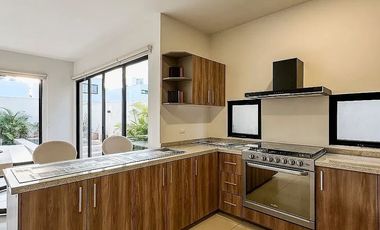 Casa en Conkal con 3 habitaciones, en privada con amenidades.