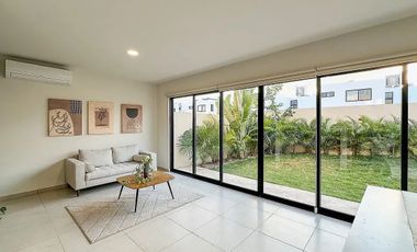 Casa en Conkal con 3 habitaciones, en privada con amenidades.