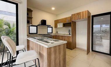 Casa en Conkal con 3 habitaciones, en privada con amenidades.