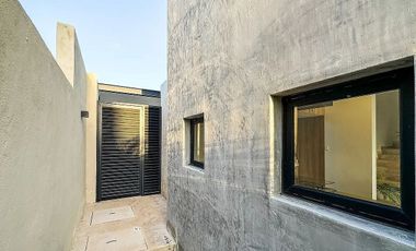 Casa en Conkal con 3 habitaciones, en privada con amenidades.