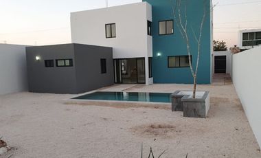 Casa en venta en Conkal, Mérida, con alberca