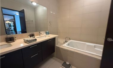 ALQUILO APARTAMENTO EN PUNTA PACIFICA, 2 RECAMARAS, AMOBLADO.