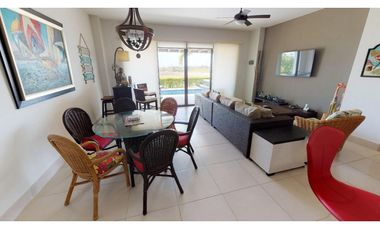 SE VENDE CASA CON PISCINA EN CASAMAR // SAN CARLOS