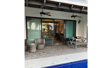 SE VENDE CASA CON PISCINA EN CASAMAR // SAN CARLOS