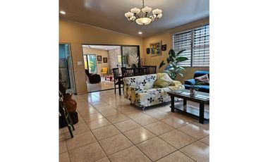 Alquiler de Casa en Brisas del Golf