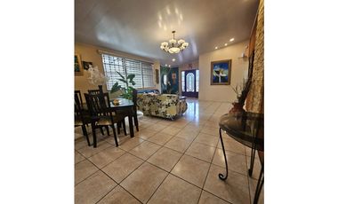 Alquiler de Casa en Brisas del Golf