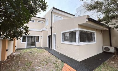 VENTA HERMOSA CASA EN CALLE SALTA  APTA  CRÉDITO