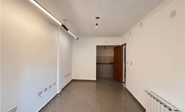 VENTA HERMOSA CASA EN CALLE SALTA  APTA  CRÉDITO