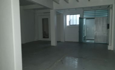 Bodega de 120m2 en condominio por Viaducto y Francisco del Paso