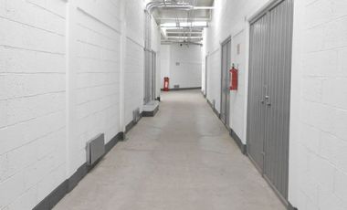 Bodega de 120m2 en condominio por Viaducto y Francisco del Paso