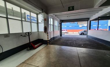 Bodega de 120m2 en condominio por Viaducto y Francisco del Paso
