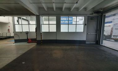 Bodega de 120m2 en condominio por Viaducto y Francisco del Paso