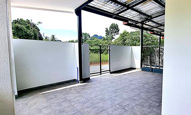Brand new western standard quality home.
