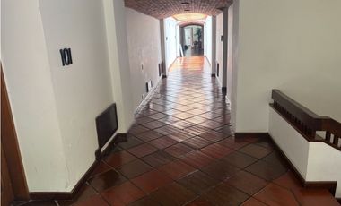 ARRIENDO APARTAMENTO 120m2  AMOBLADO + ESTUDIO + BALCON  CHICO (103)