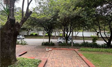 ARRIENDO APARTAMENTO 120m2  AMOBLADO + ESTUDIO + BALCON  CHICO (103)