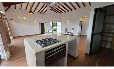 ARRIENDO CASA CAMPESTRE EN YERBABUENA (RTM)