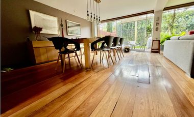 Casa de tres niveles en venta en Bogotá, Suba