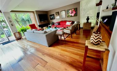 Casa de tres niveles en venta en Bogotá, Suba