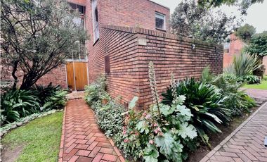 Casa de tres niveles en venta en Bogotá, Suba